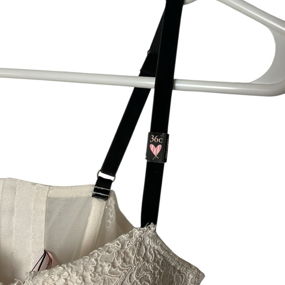 Victoria Secret corset bra,top,lace,mesh,fray,feminine,sexy,
36C NWT - Picture 6 of 17